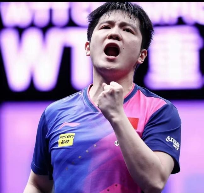 樊振东离开国家队集训与赛事，约有1年7个月了。
4月8日，又是伦敦世乒赛团体赛报