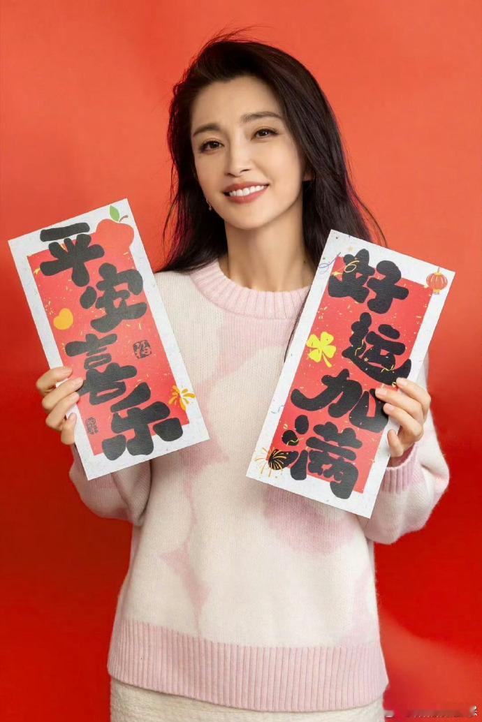 李冰冰转发了单依纯的舞台 李冰冰听到好作品觉得喜欢就主动转发支持，不带功利心的鼓