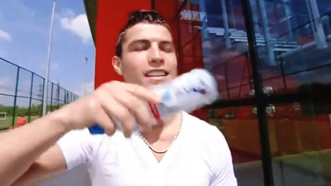 🥹和一个瓶子同框都这么好看的 