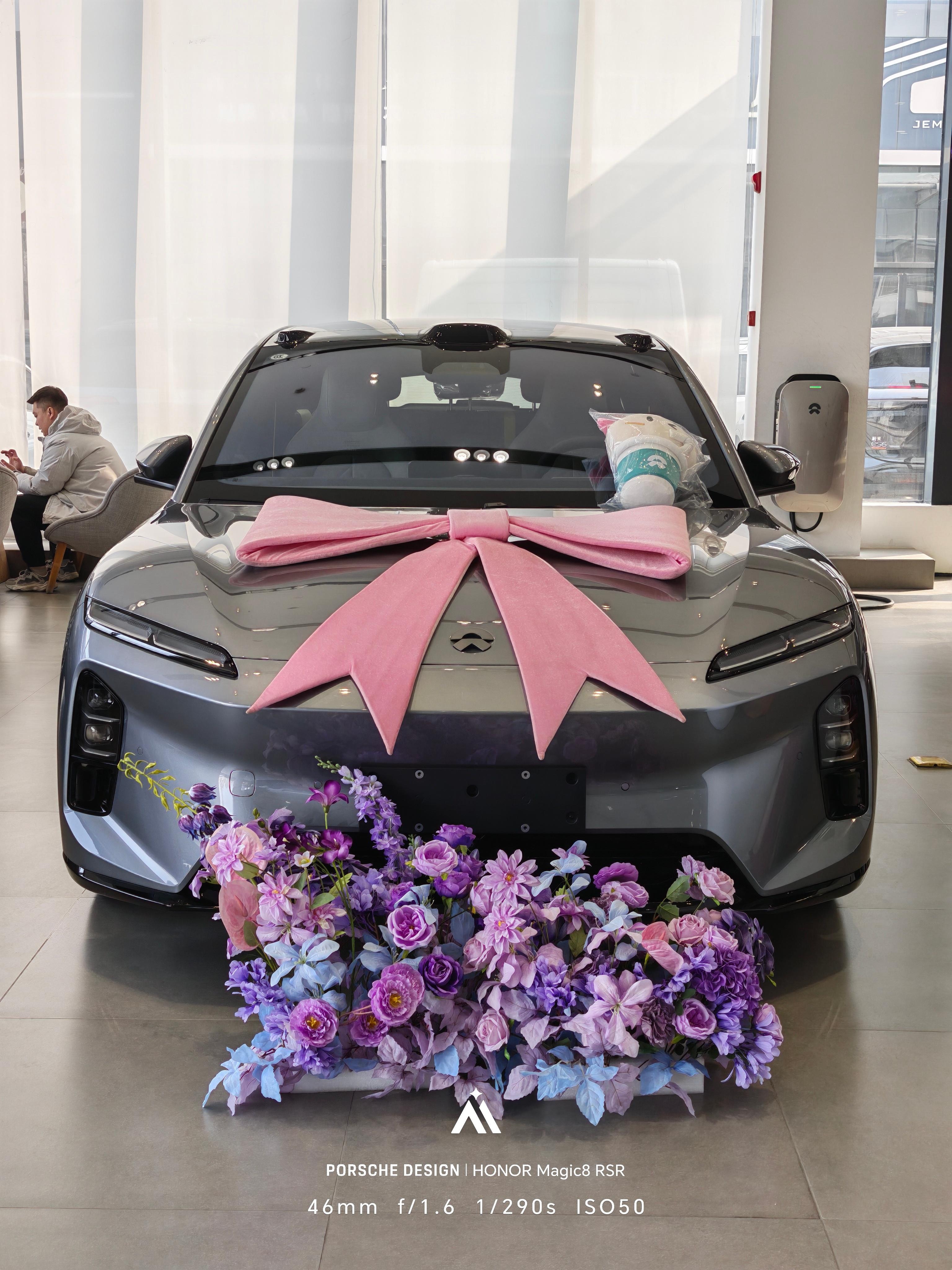 生日当然得有生日礼物了 济南·蔚来交付中心(济南玉清湖)