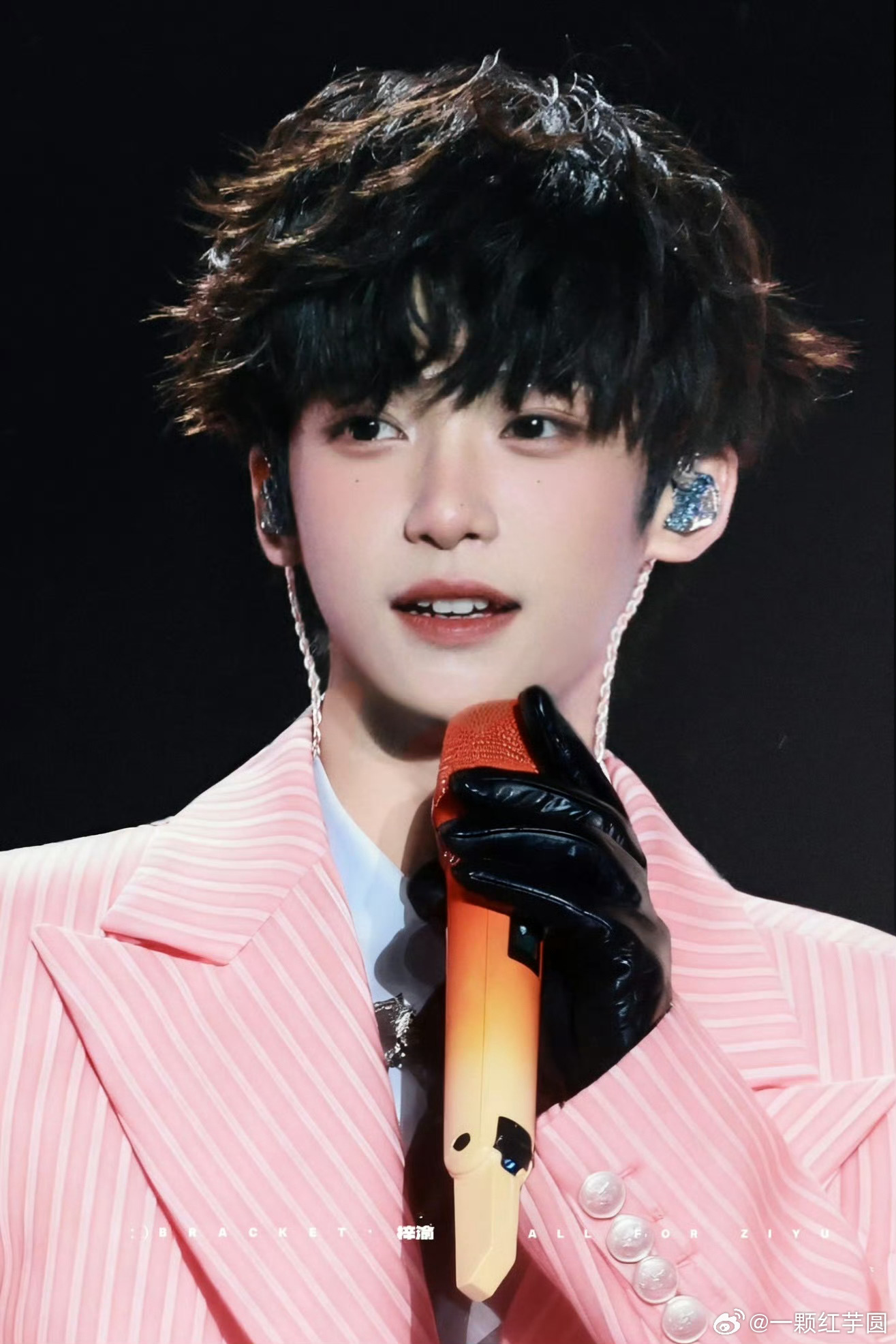 天哪！梓渝 这是水蜜桃吧？好萌🍑 ​​​