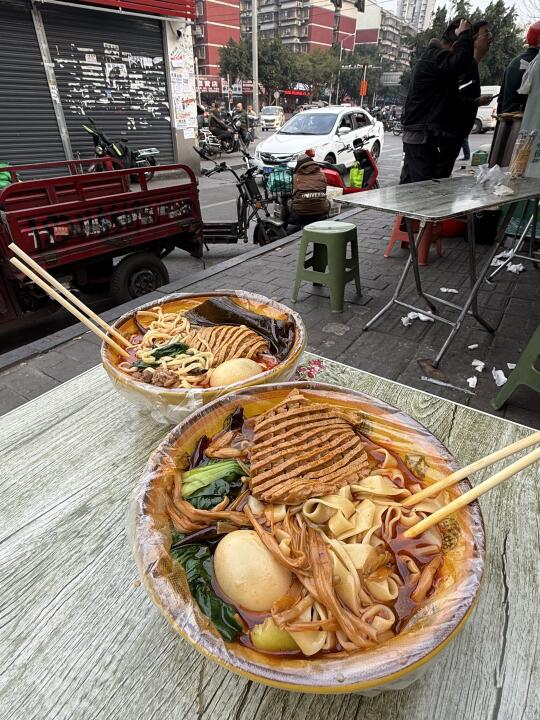果然越不起眼的路边摊越好吃。。。