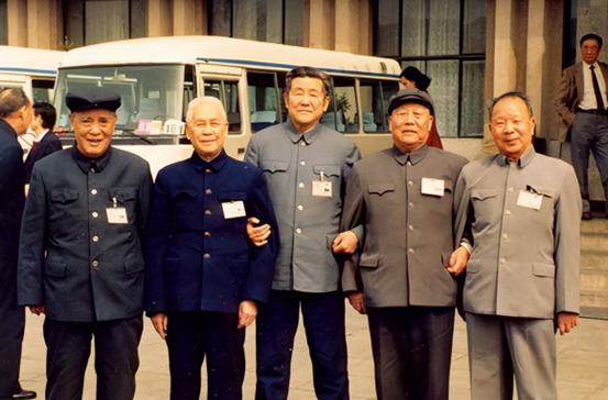 起义的国军将领有很多，但级别达到副国级的有七位，他们是谁？
“1949年1月的一