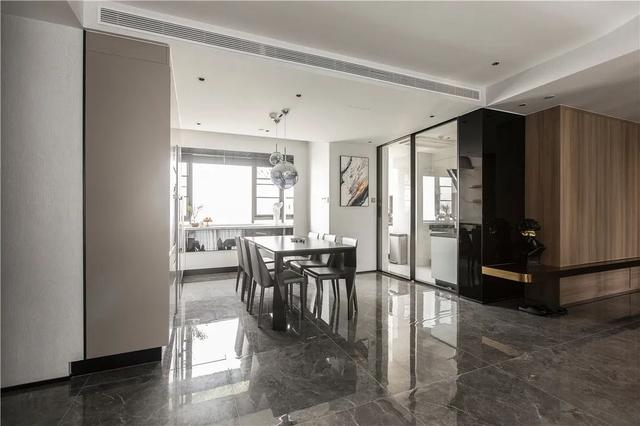 177㎡现代艺术宅，玻璃隔墙通透大气，电视墙的隐形门也很高级