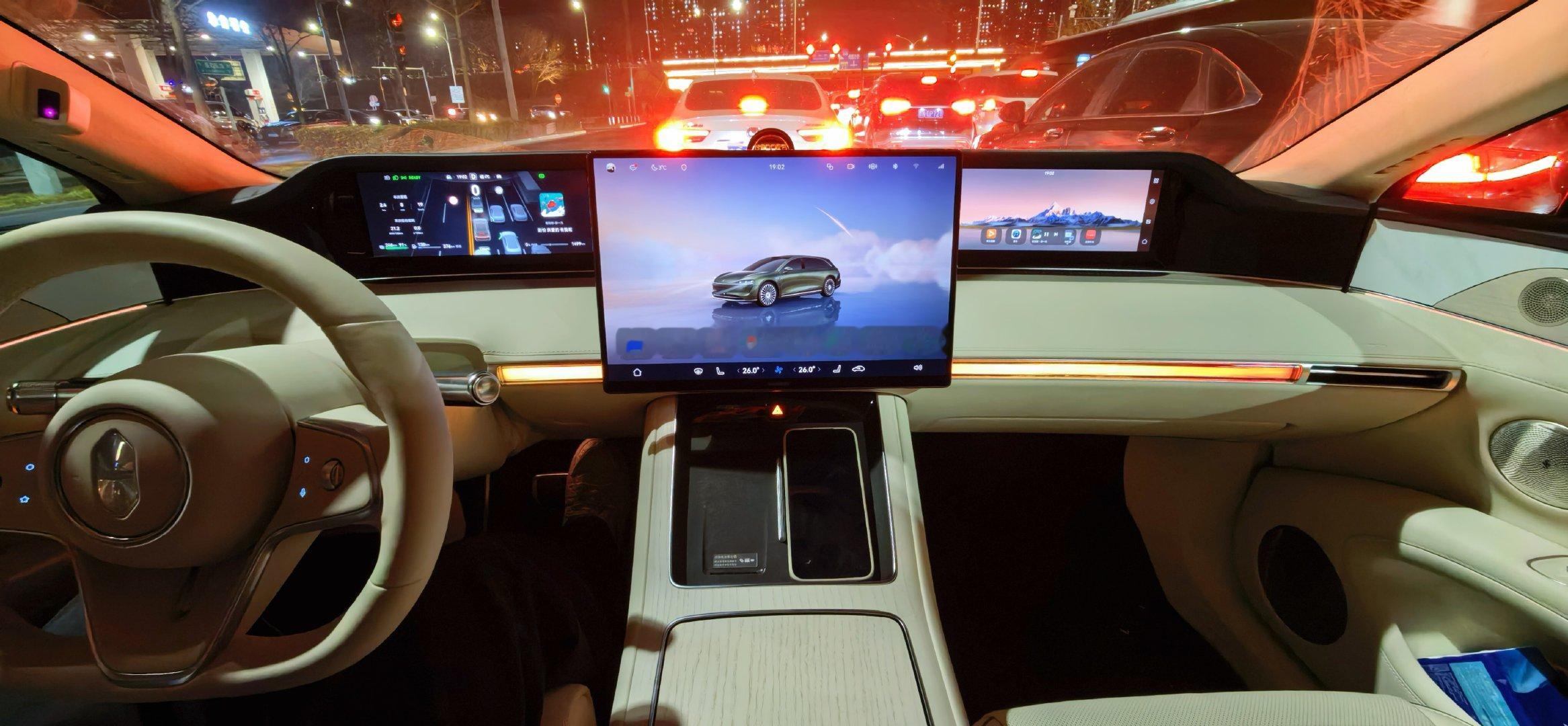 燕山派日常 周一奶爸日接娃接娃 