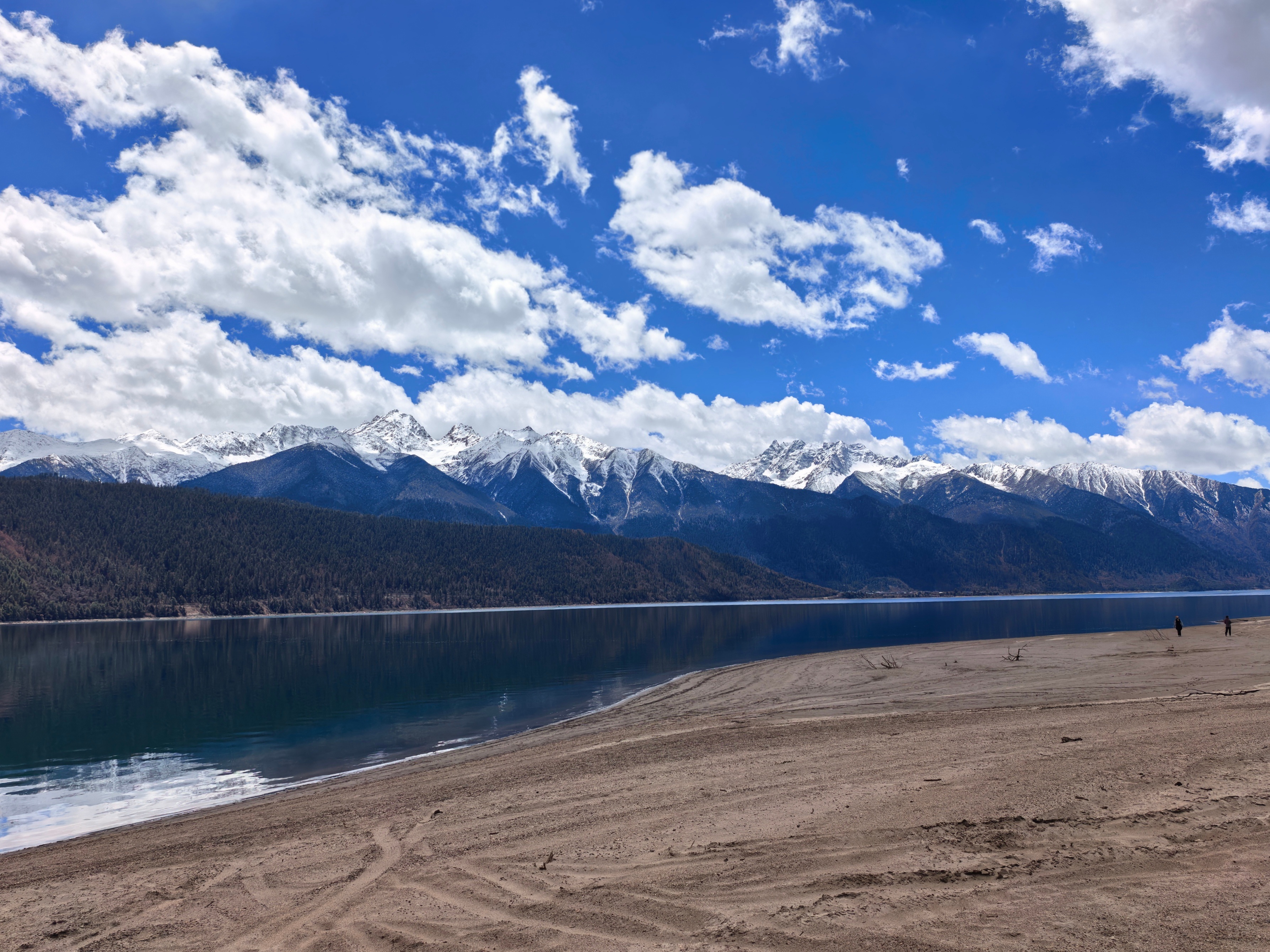 林芝太美了想在这里安个家问界m6 林芝·巴松湖国家森林公园