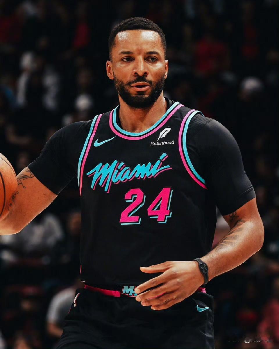 依然稳定！鲍威尔半场13分，热火落后7分
今天热火在客场挑战森林狼，半场结束以5