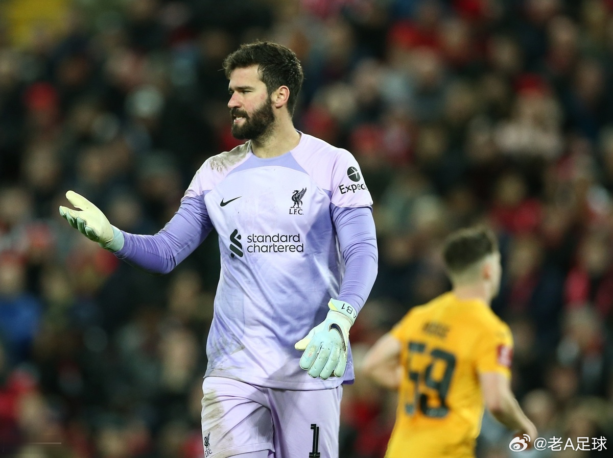 阿利松本赛季断崖式下滑，国米曾有意，利物浦手握续约权曾经的“世一门”阿利松，本赛