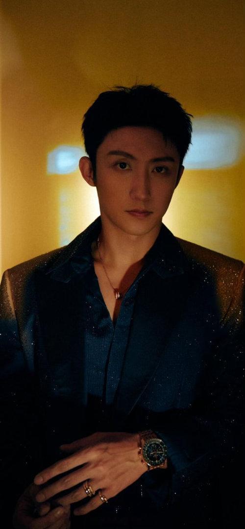 黄景瑜唱歌粉又活了终于又能听黄景瑜现场唱歌了 黄景瑜唱歌的时候，表情很放松。不像