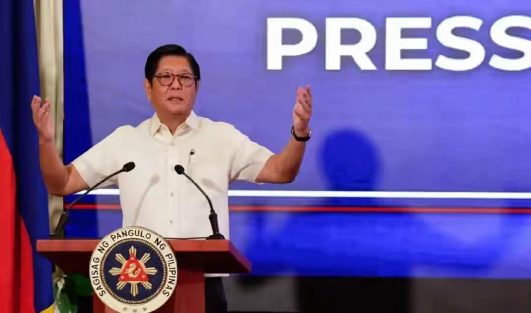 菲方双线叫板还逼解放军后撤？话音刚落，中国舰船直抵菲北部亮态度！
 
见过嚣张的