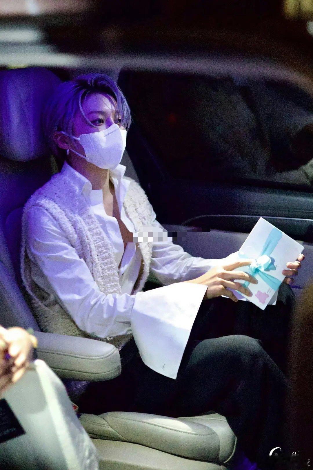 刘雨昕真的很刻意 ​​​