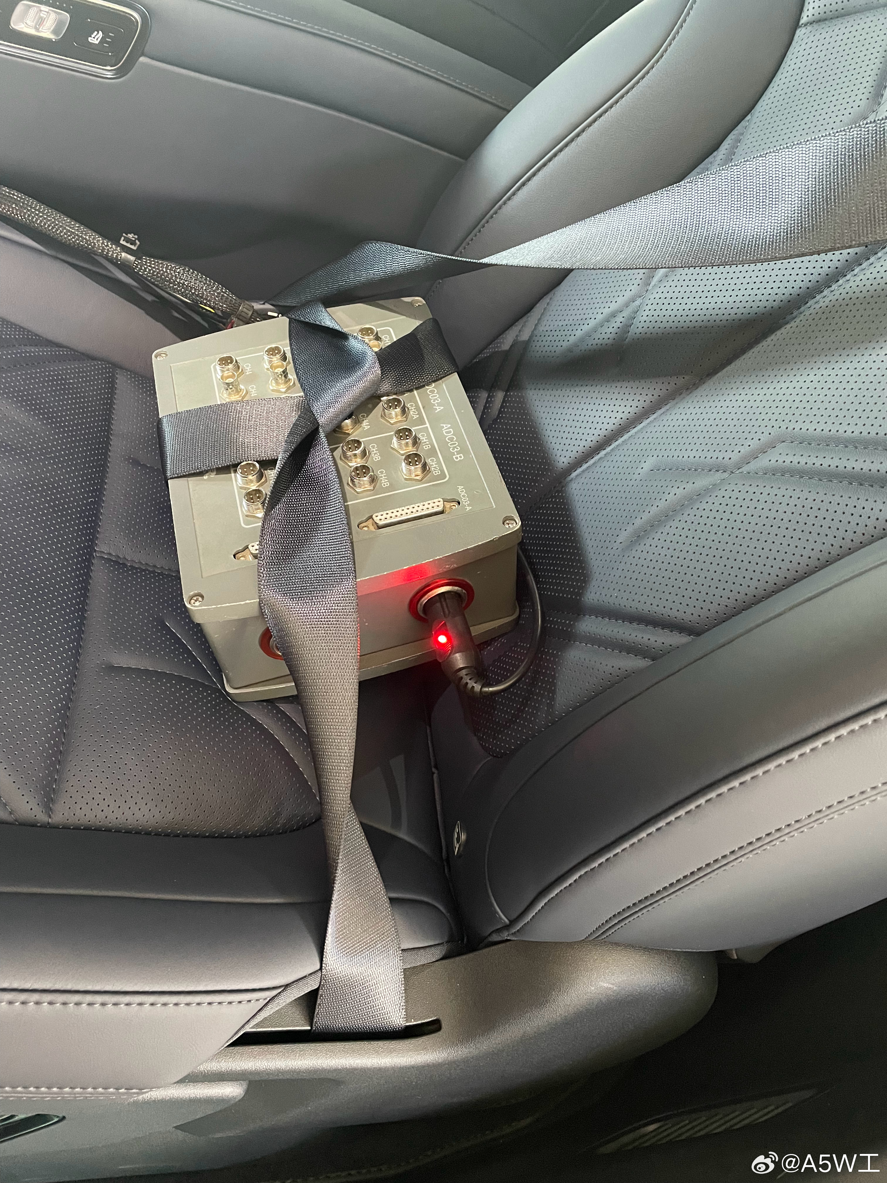 久了不用设备做试验，现在我的捆绑技术都退步了，有时候突然都反应不过来该怎么捆才不