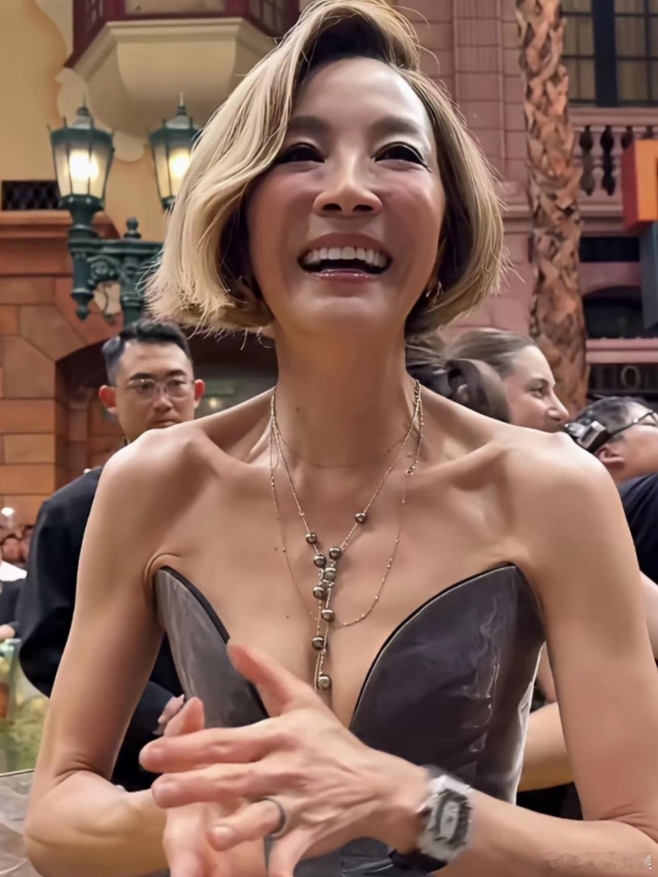 年纪大了…还是得有点肉。不然抗灾病的时候不行，很多大病突然来袭，没点底子消耗，人