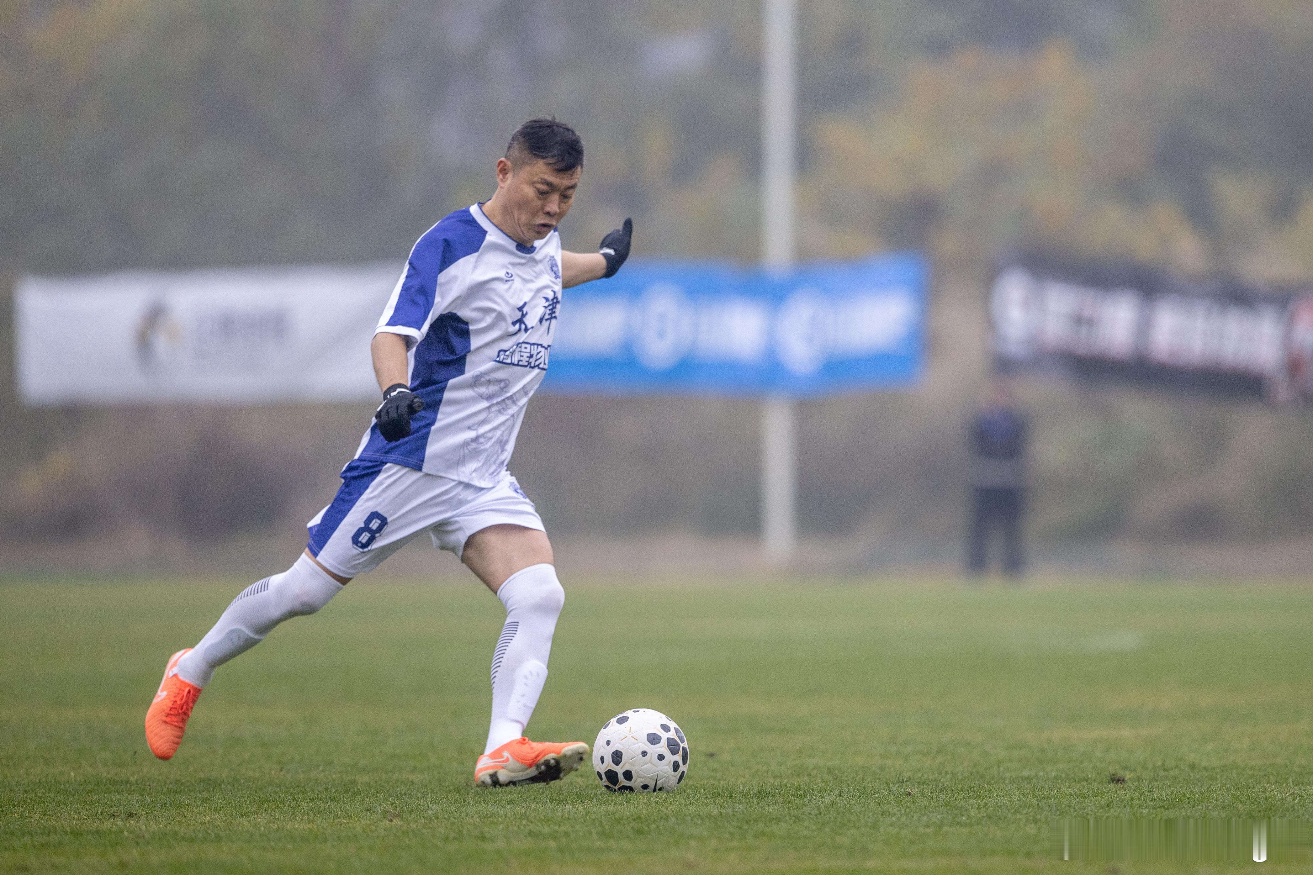 【天津老甲A】今天传承足球明星联赛冠军组首轮，天津老甲A队2比1战胜广西队，马指