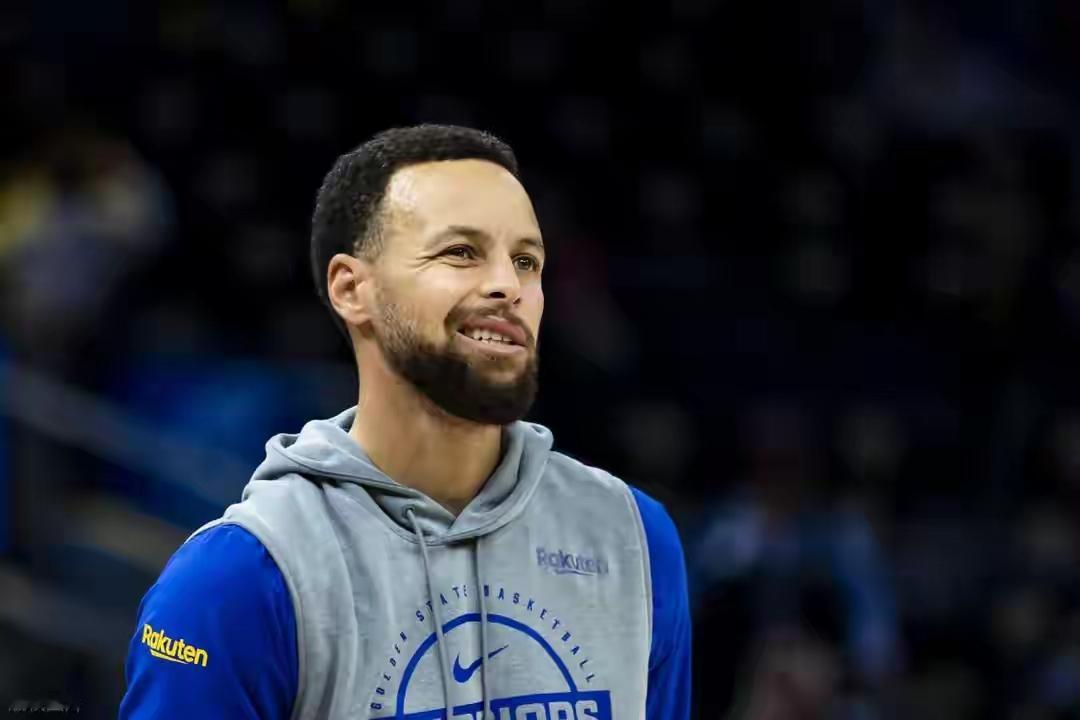 三分对轰，勇士轻取黄蜂，连胜!
三分大战，勇士胜出，告诉后辈，黄蜂还嫩，库里不准