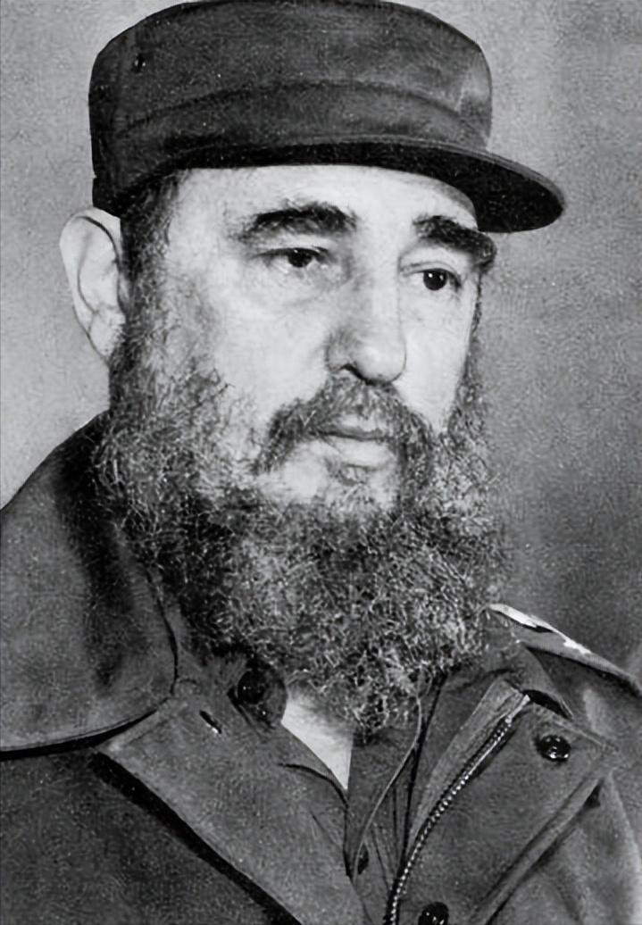 [太阳]1994年，卡斯特罗来中国大使馆吃饭，在菜园里发现了一个绿色的水果，觉得