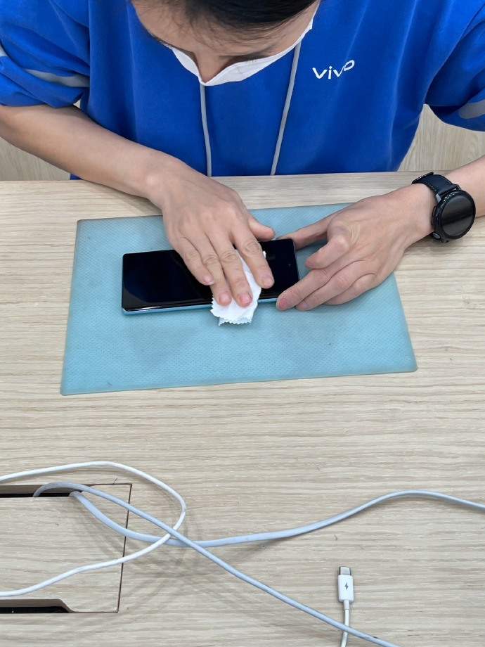 数码线下门店哪家体验最好 vivo的门店还是可以的，我出去逛街要是看到vivo的