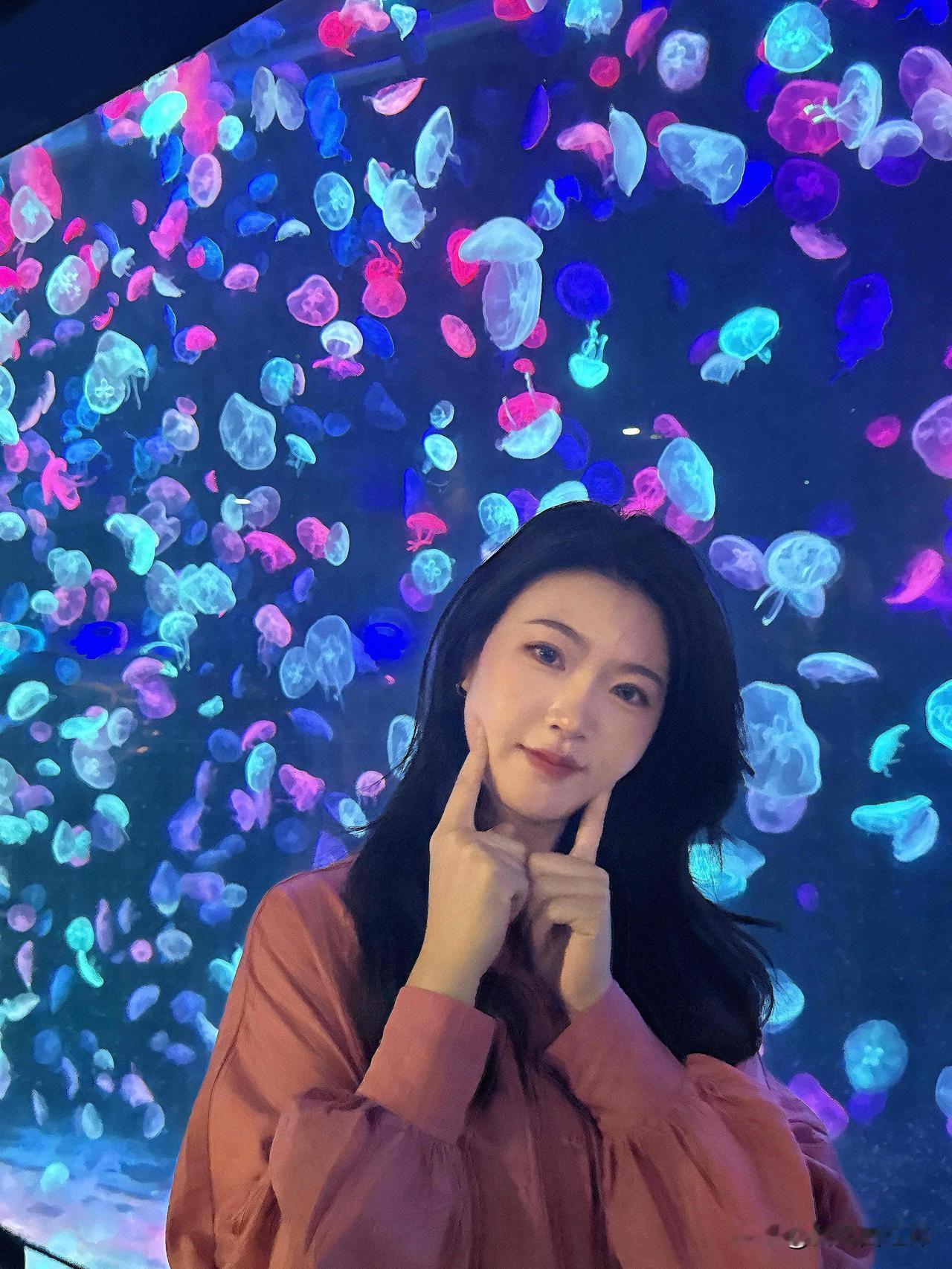 接受自己已经30+
很理解网上很多30多岁的女性会发照片问自己看着像多大的，30