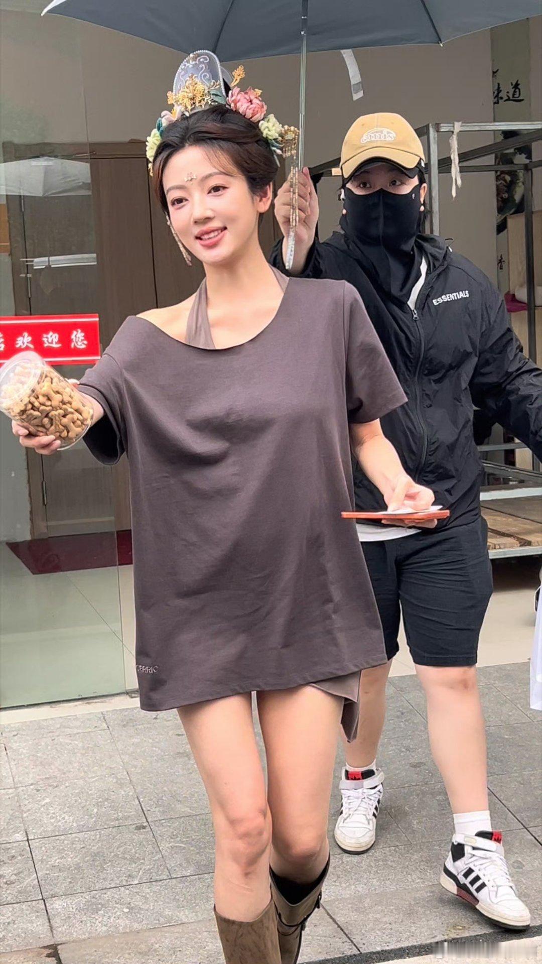 何瑞贤野狗骨头落地签谁懂啊看到何瑞贤比野狗骨头落地签，我已经开始摇尾巴了。何瑞贤