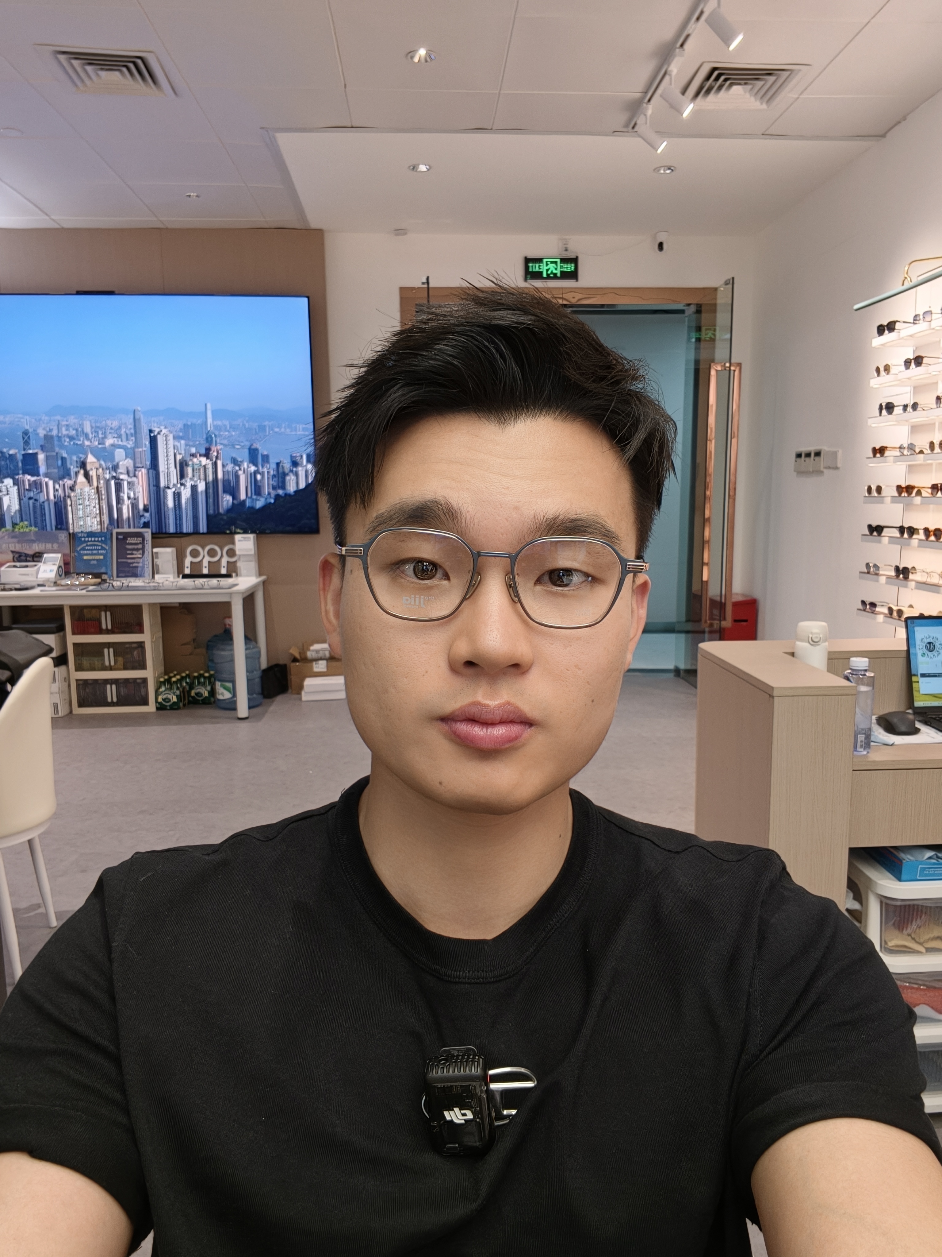 来这配眼镜，帮我选个镜框[喵喵] ​​​