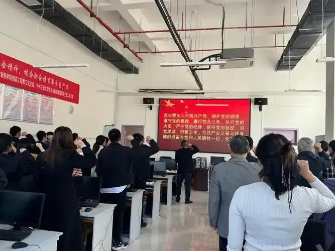 如何在大学期间入党？入党又有哪些重要性、必要性？在大学的入党流程是怎样的？该如何