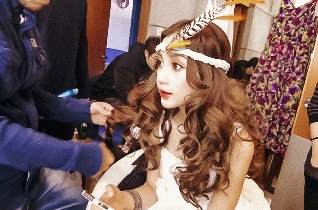 #angelababy# [月亮] #杨颖# 【0228晚安电台】“试着多爱自己