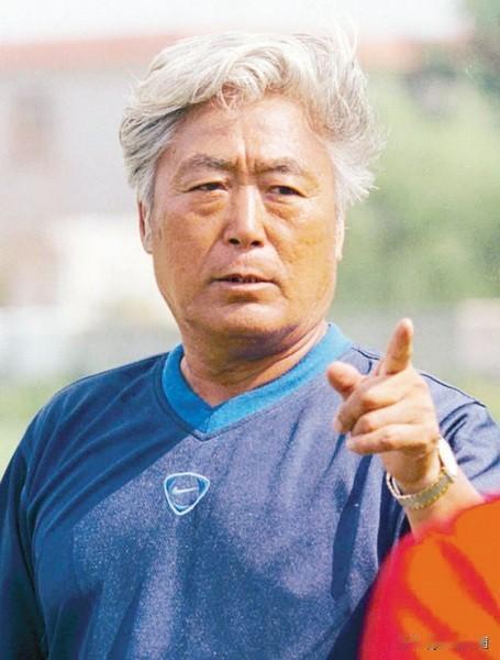 牛群模仿高丰文的语气：只要球迷解恨，就把我们拉出去打一顿，打得遍体鳞伤，别打死就