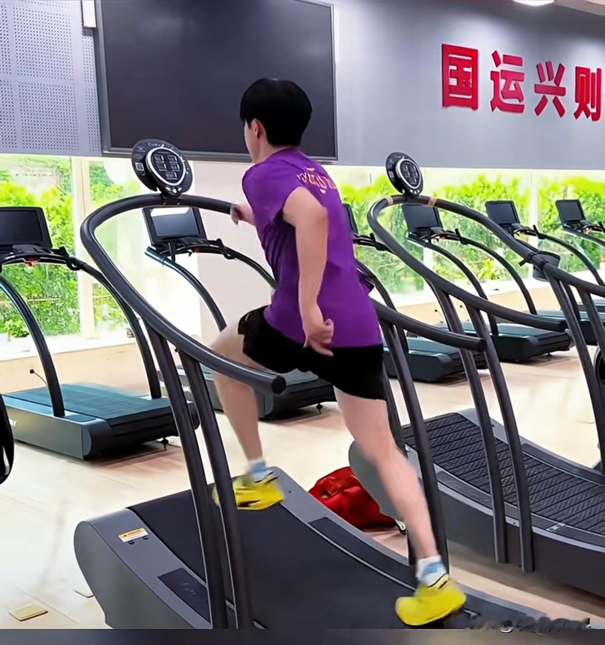 真开心！又看到头哥了！不过他正在训练馆紧张闭关训练中。

2026年8月25日，