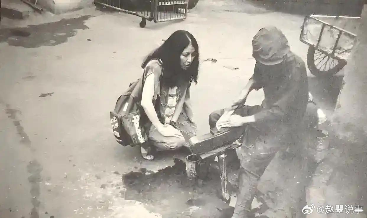 一张照片的奔赴：三毛把撒哈拉的苦难，过成了几代人的诗 1973年马德里的那个午后