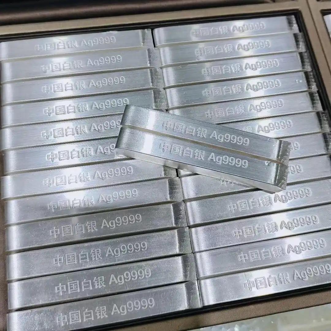 如果你年初投100万黄金，那么到现在你赚了63万，但是如果你年初投100万白银，