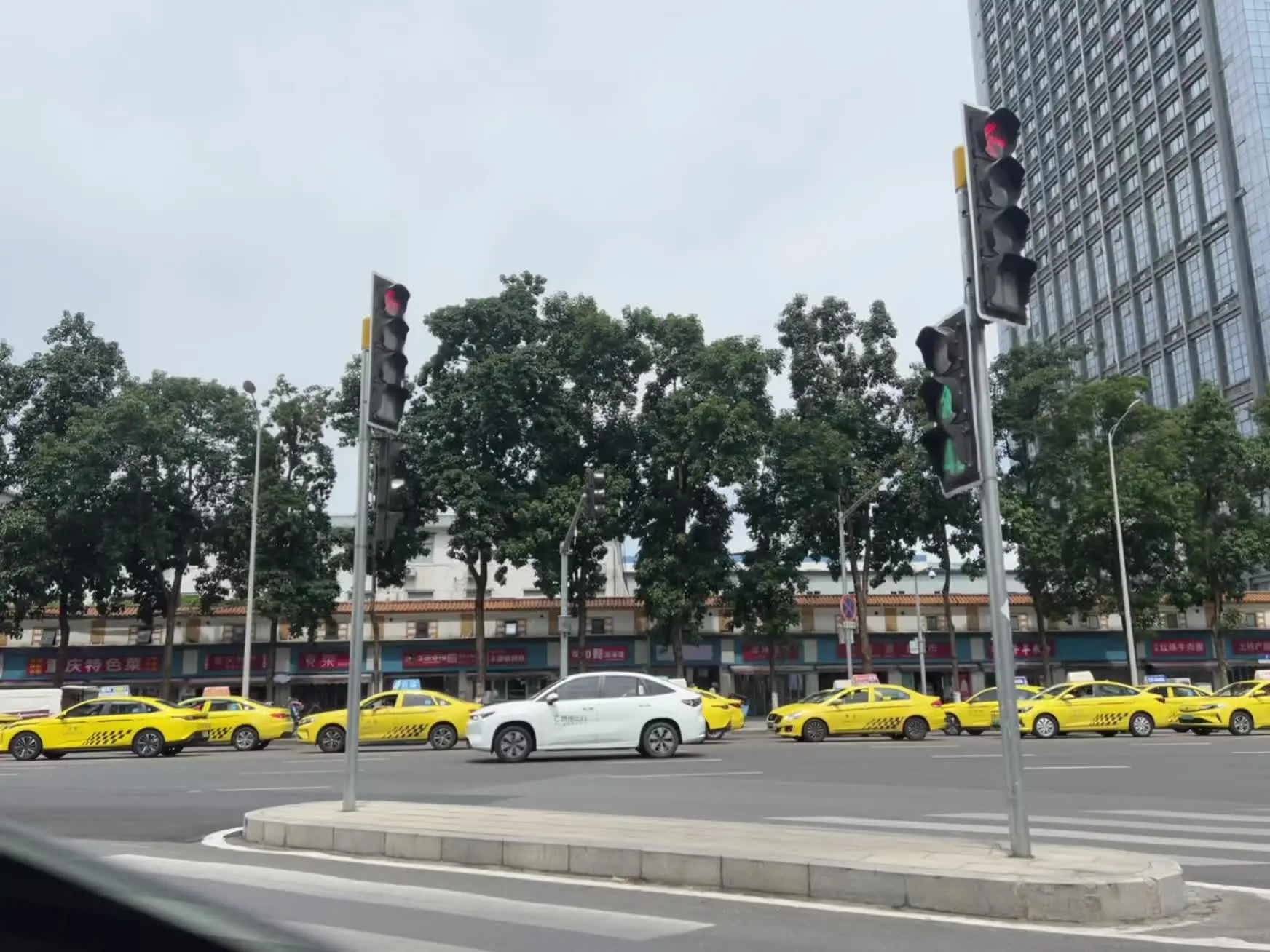 今天休息一天兄弟们