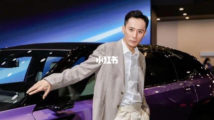 47岁刘烨现身上海，昔日硬汉竟瘦到皮包骨