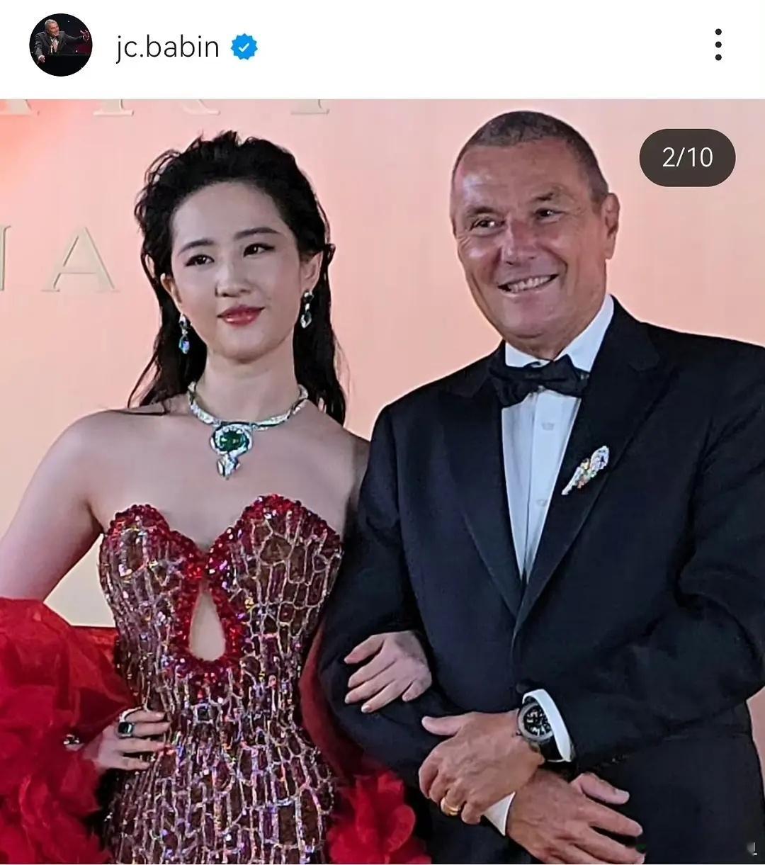 这个人怎么回事，不给刘亦菲修一下就发出来了