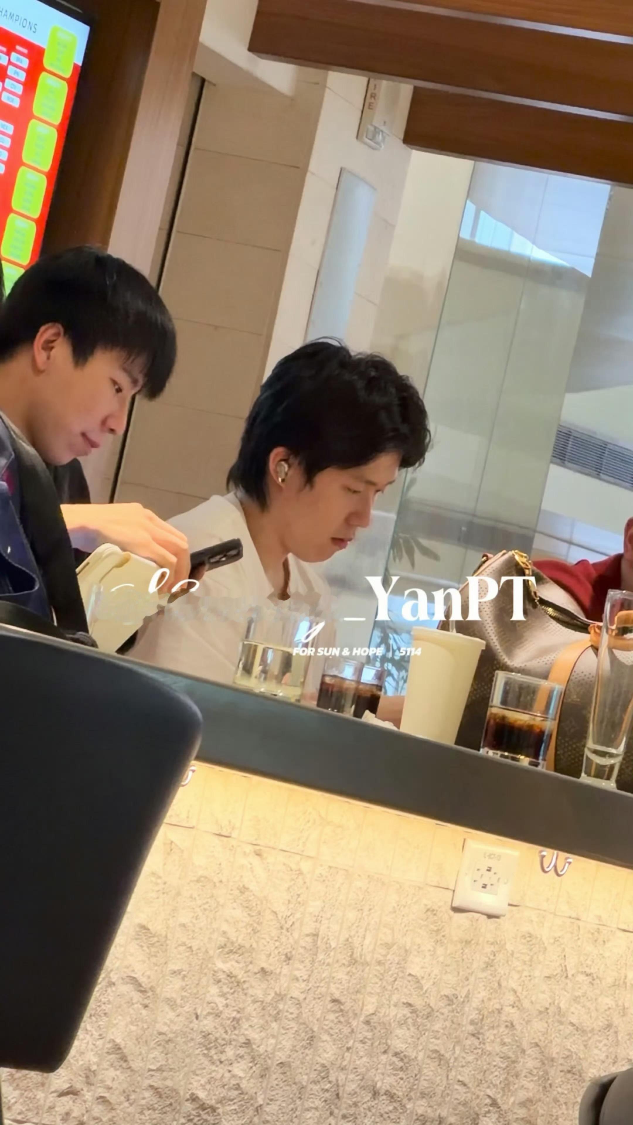 我每天面对蠢人乒丝：👇🏻 