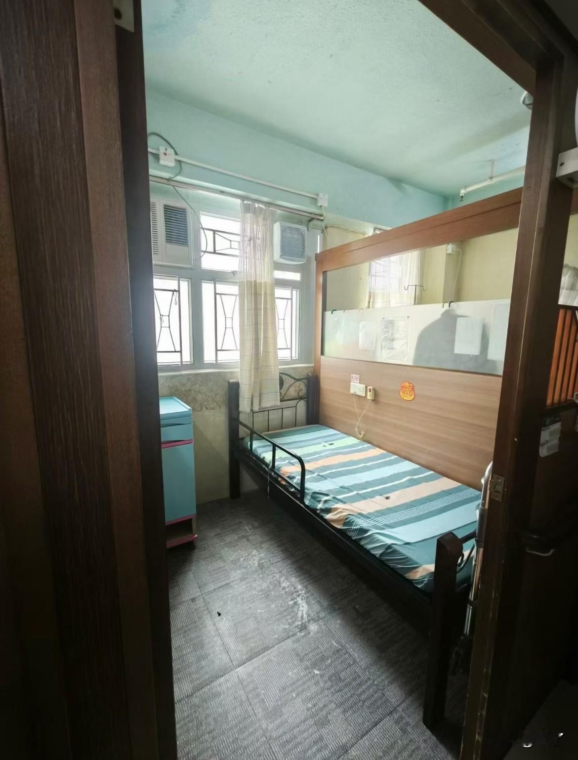 闺蜜走访了香港养老院，看到环境，说真的心无比唏嘘，这里长者的晚年压迫感袭来，仅6