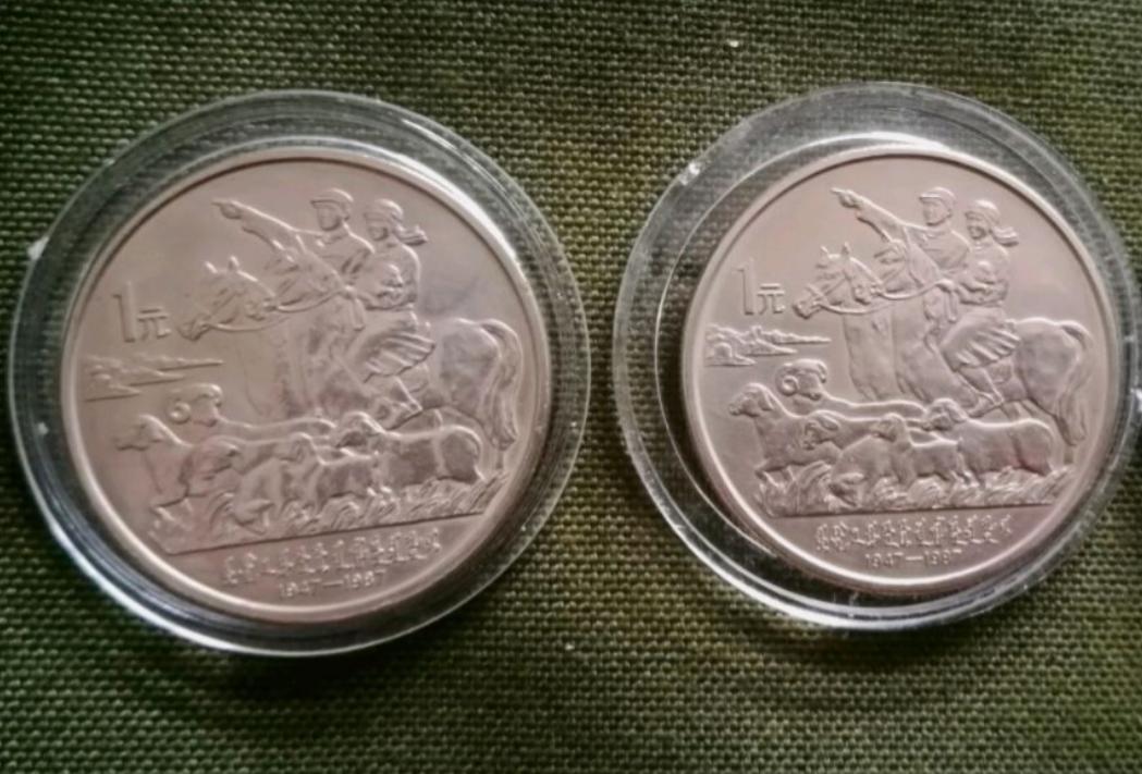 谁能想到，平平无奇的一枚1元硬币，竟然能拍出17万元的天价。
你可能还在钱包里翻