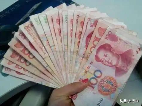 30岁后，什么才是你最大的安全感？
不是伴侣的承诺，不是朋友的陪伴
是你卡里那个