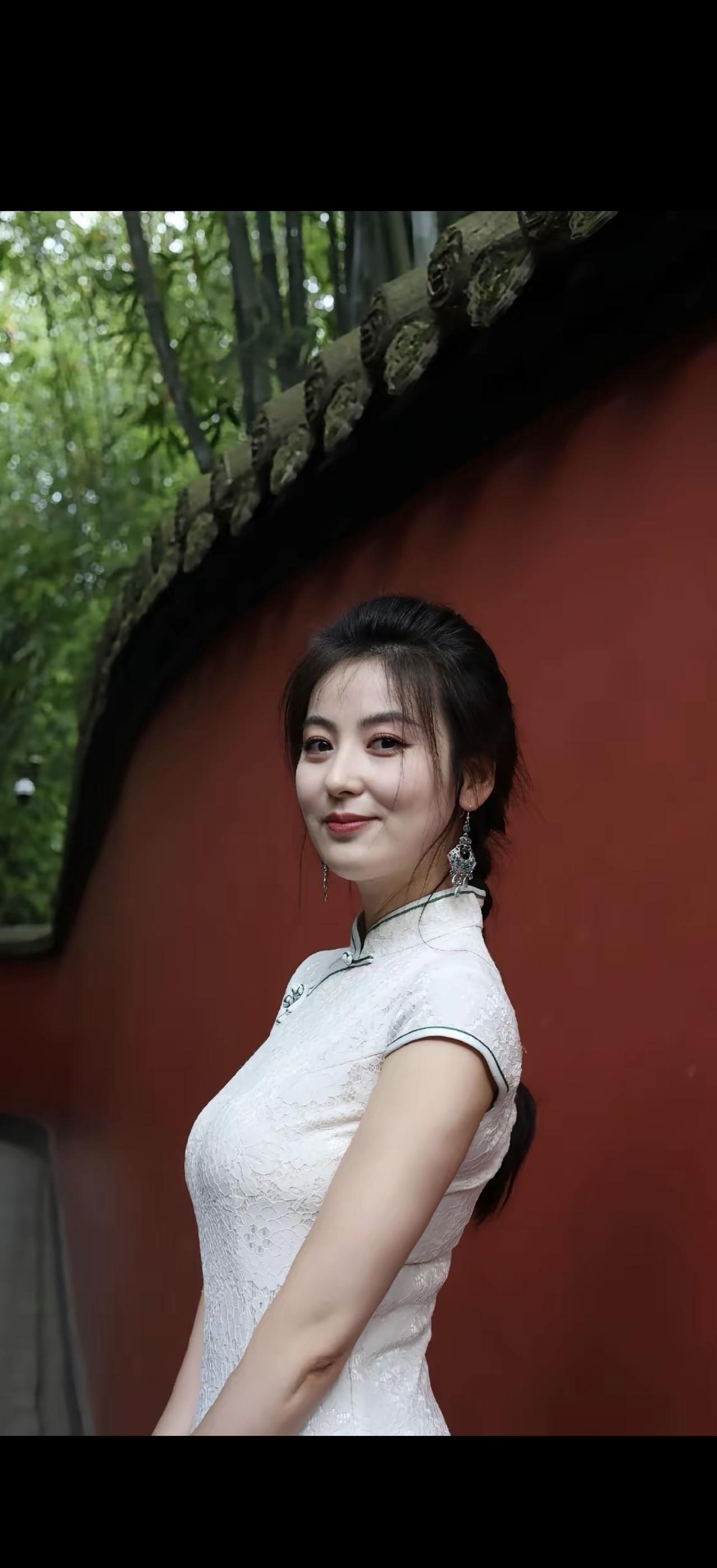 高考后的第一个节假日，必须得好好祝福大家！刚经历完高考这场硬仗，接下来就是收获成