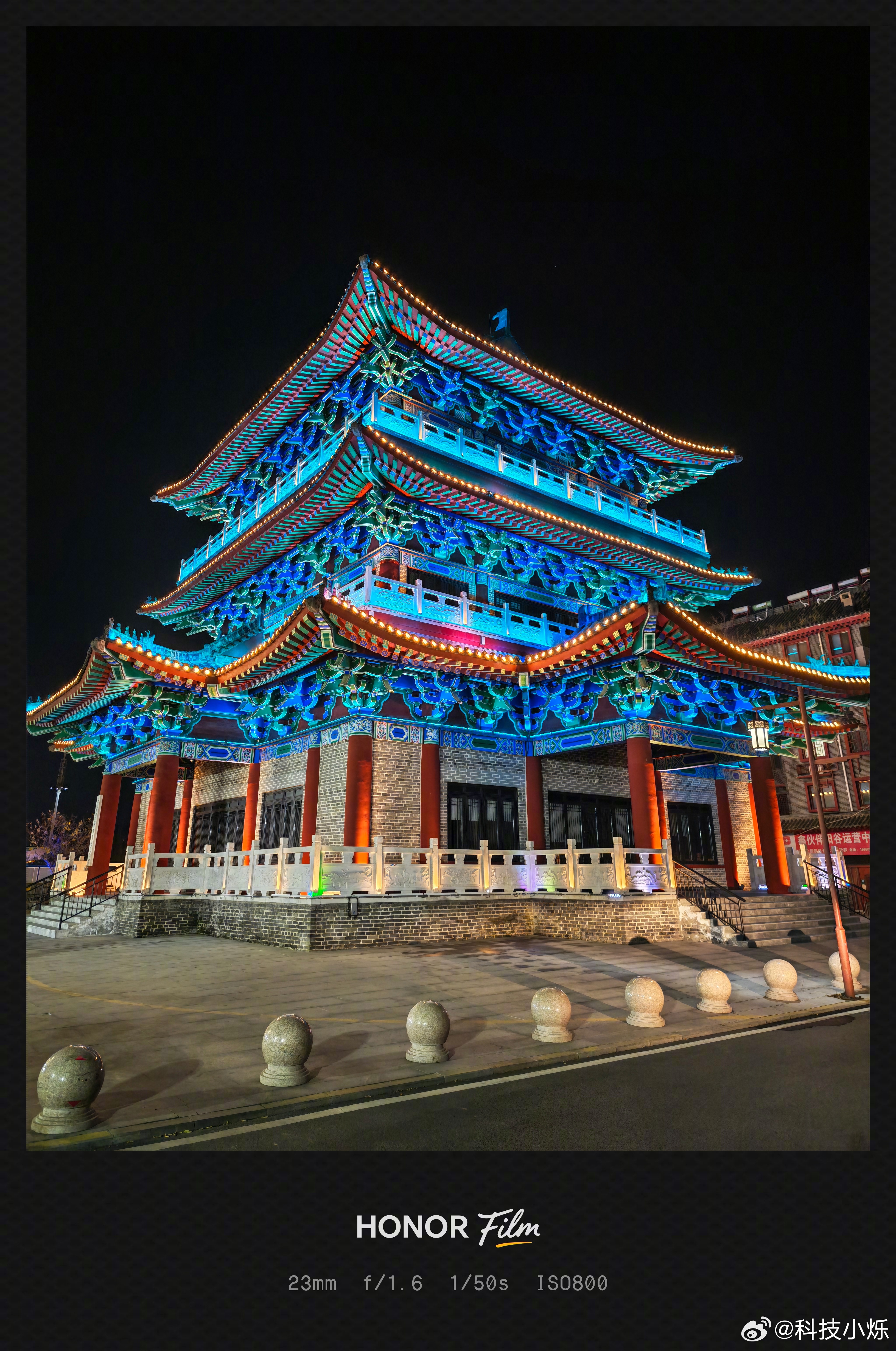 Magic8 Pro的夜景表现太惊艳了，色彩还原度超高，而且黑夜部分相当纯净，高