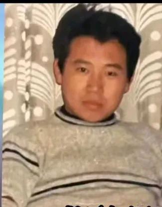 99.9%的人是看不出这人是谁的？真的，如果不是看到他和他儿子在一起的照片，压根