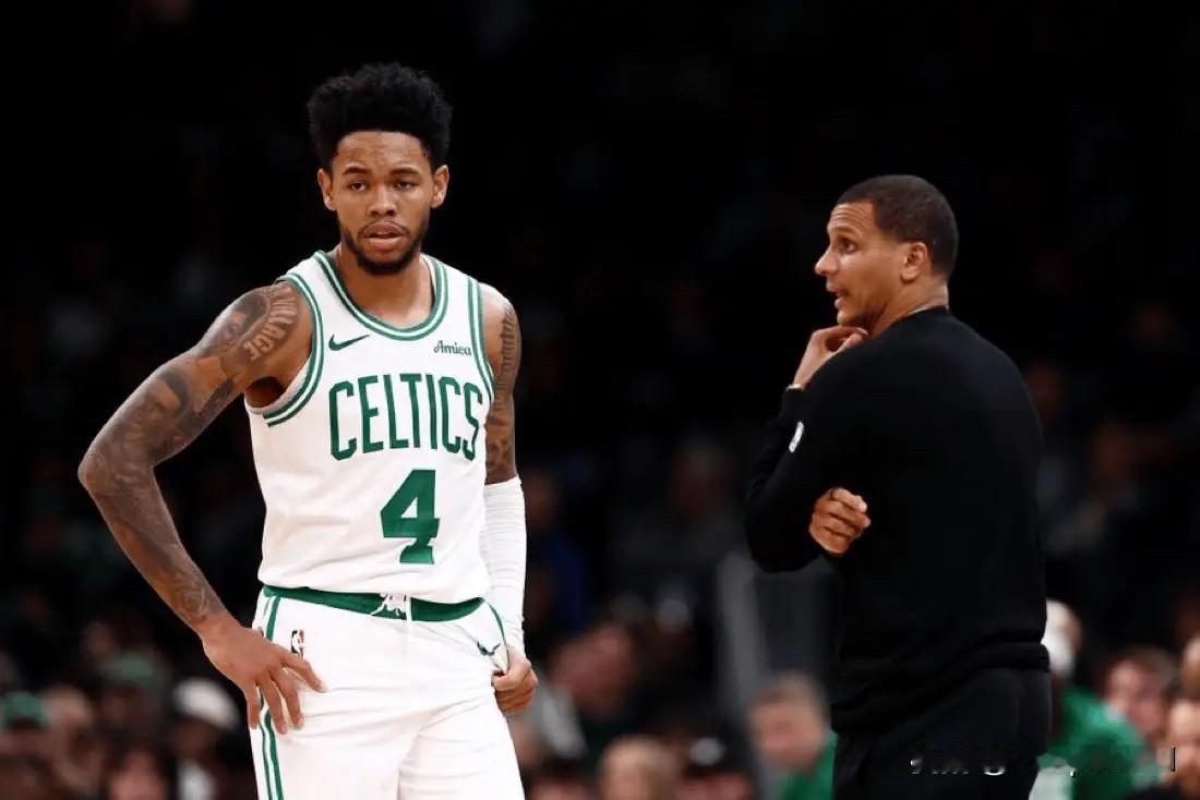 HoopsHype记者Michael Scotto发文谈到了灰雄鹿的相关流言：