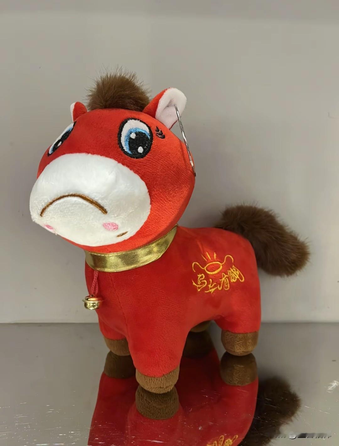 2026年马年到了，好多人开始买马的布偶，吉祥物了，一个小姐姐找超市买了一批玩偶