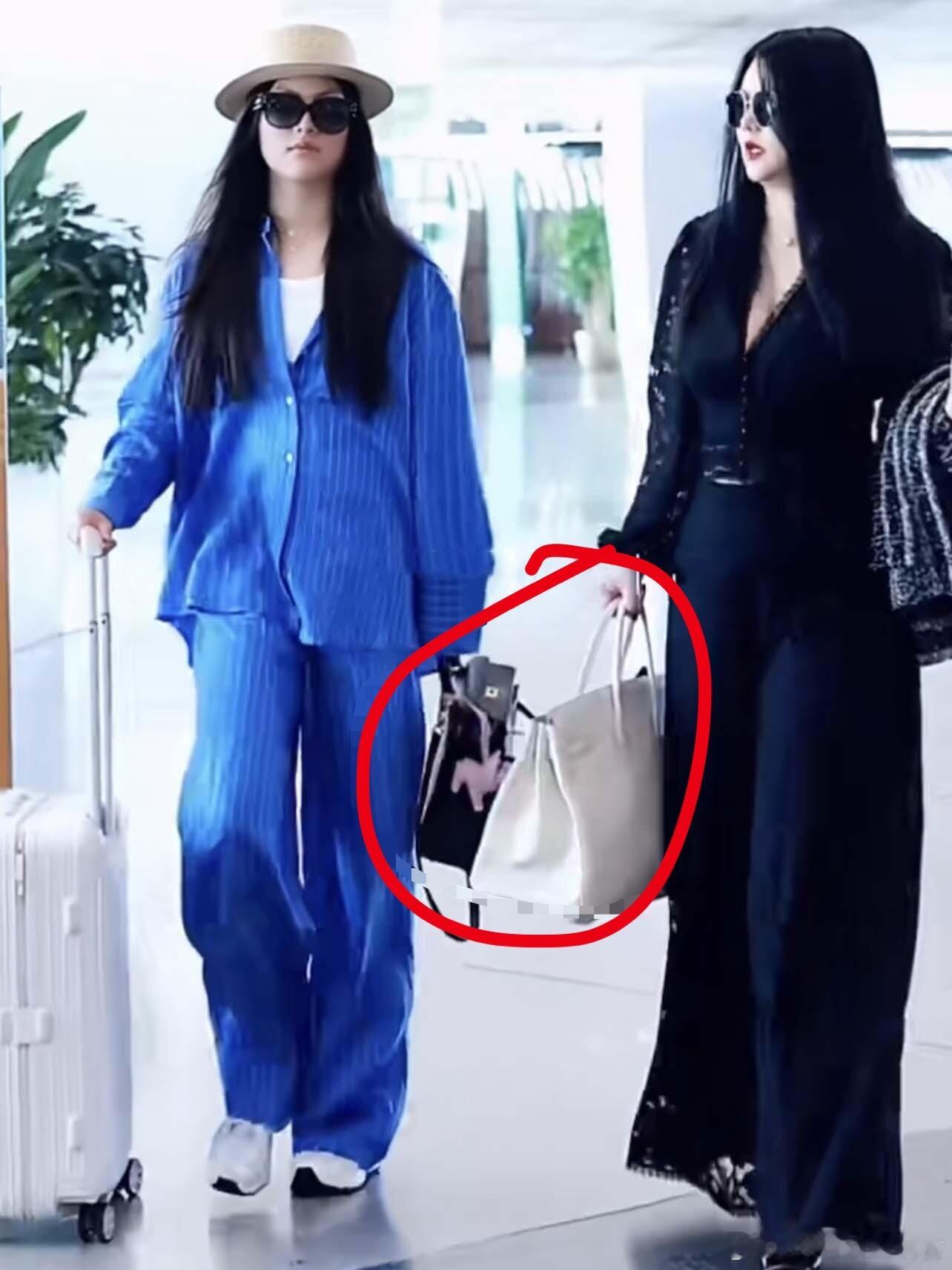 王诗龄李湘出门旅行，他家的这个衣品吧就很暴发户 ​​​