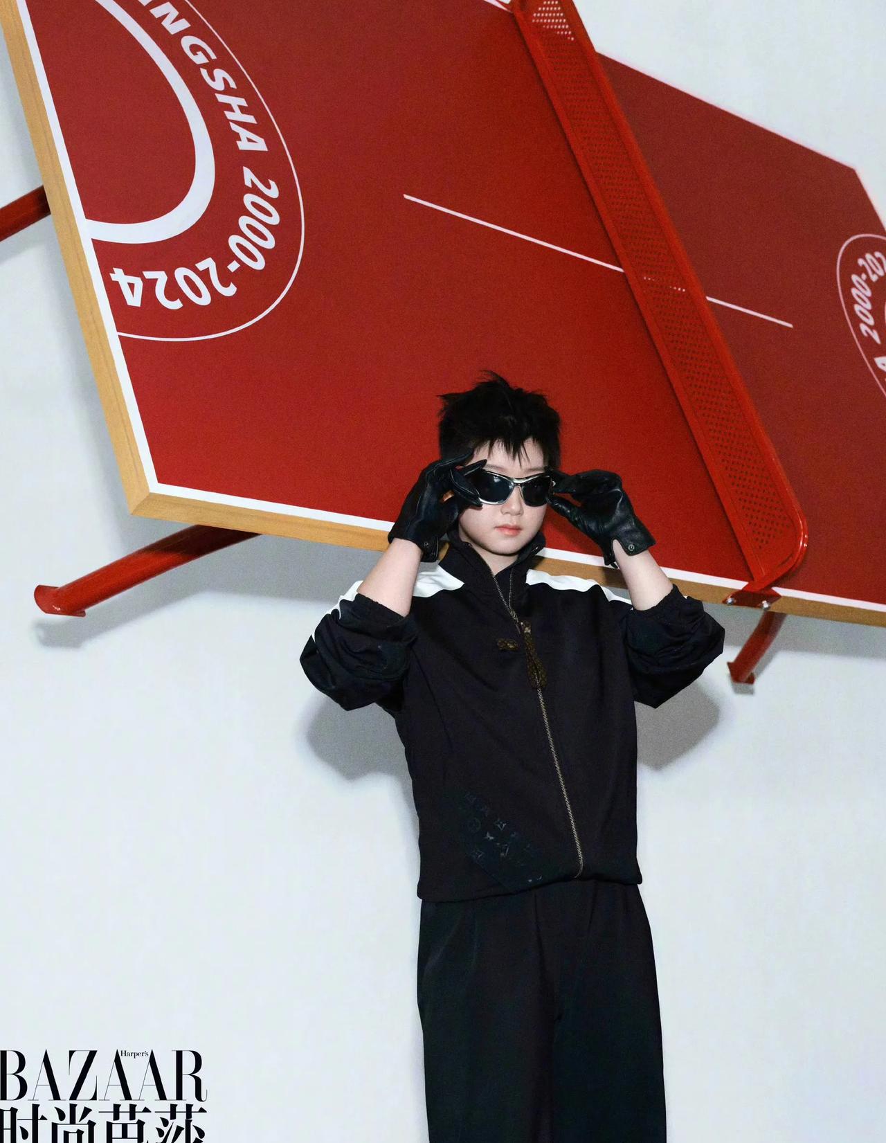 [偷笑]孙颖莎，国乒小太阳??

时尚芭莎记录孙颖莎展现当代年轻人精神风貌，场上
