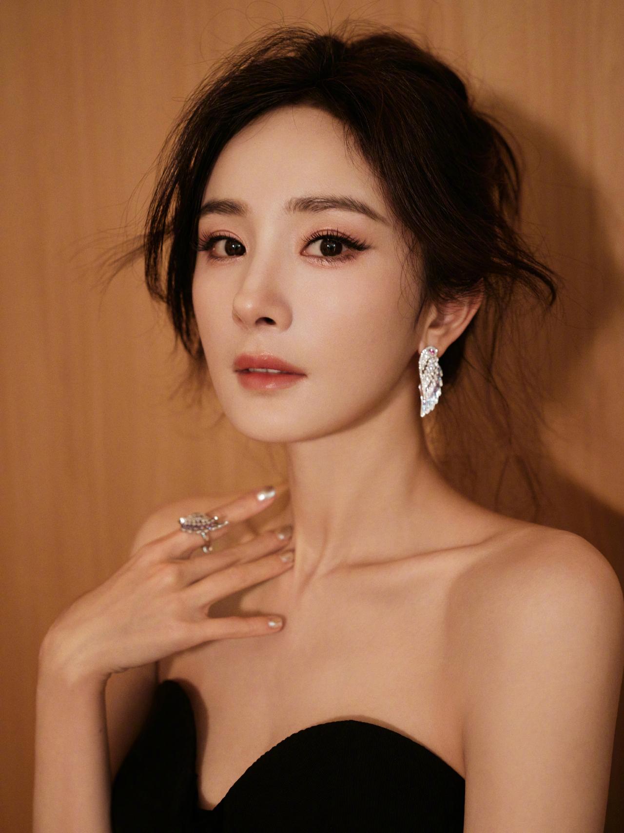 冬日生活打卡季成熟美人杨幂穿搭写真