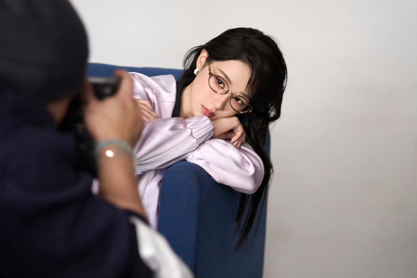 杨紫眼镜酷姐风杨紫～～杨紫杨紫