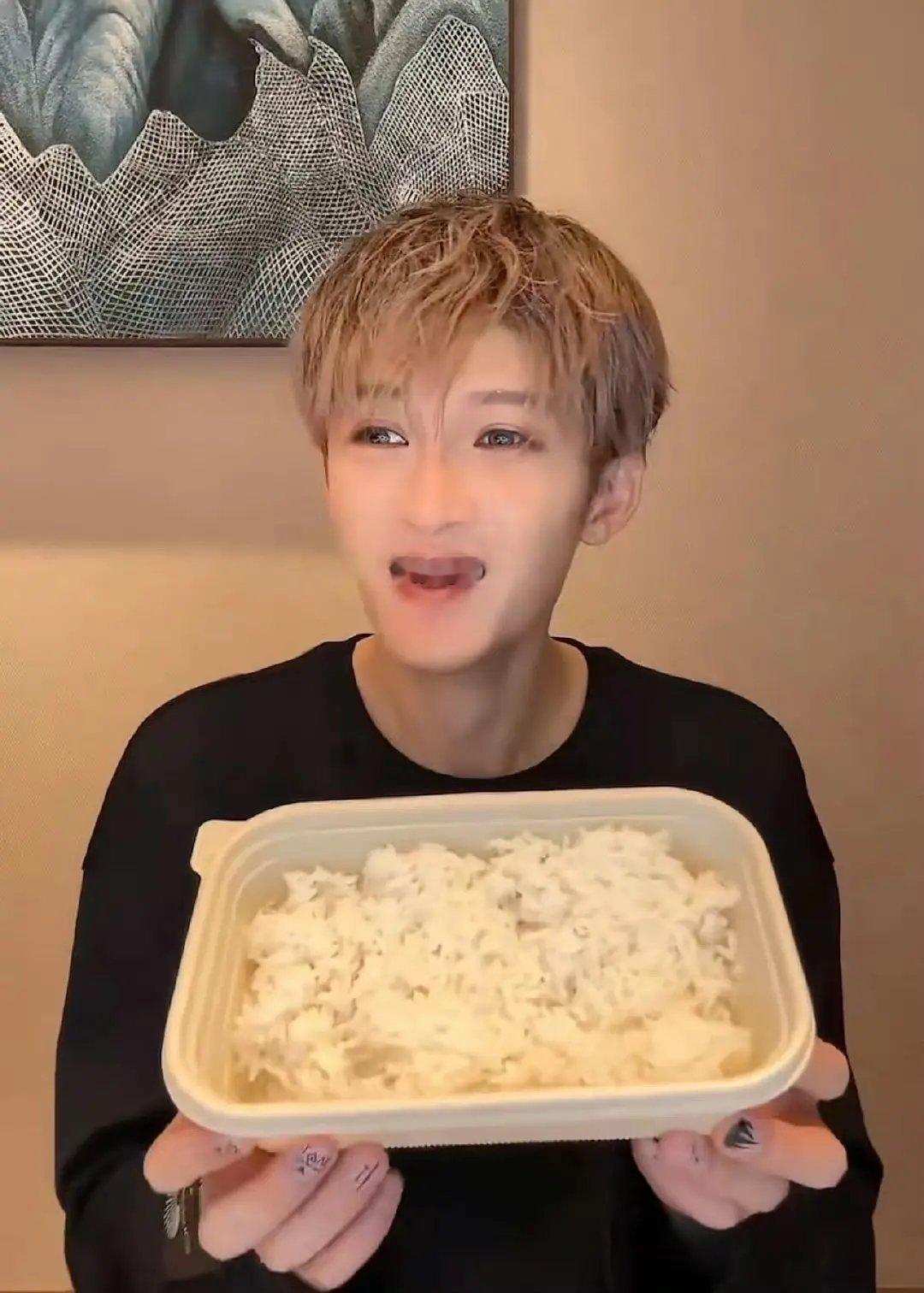 檀健次是不是有点太瘦了 ​​​