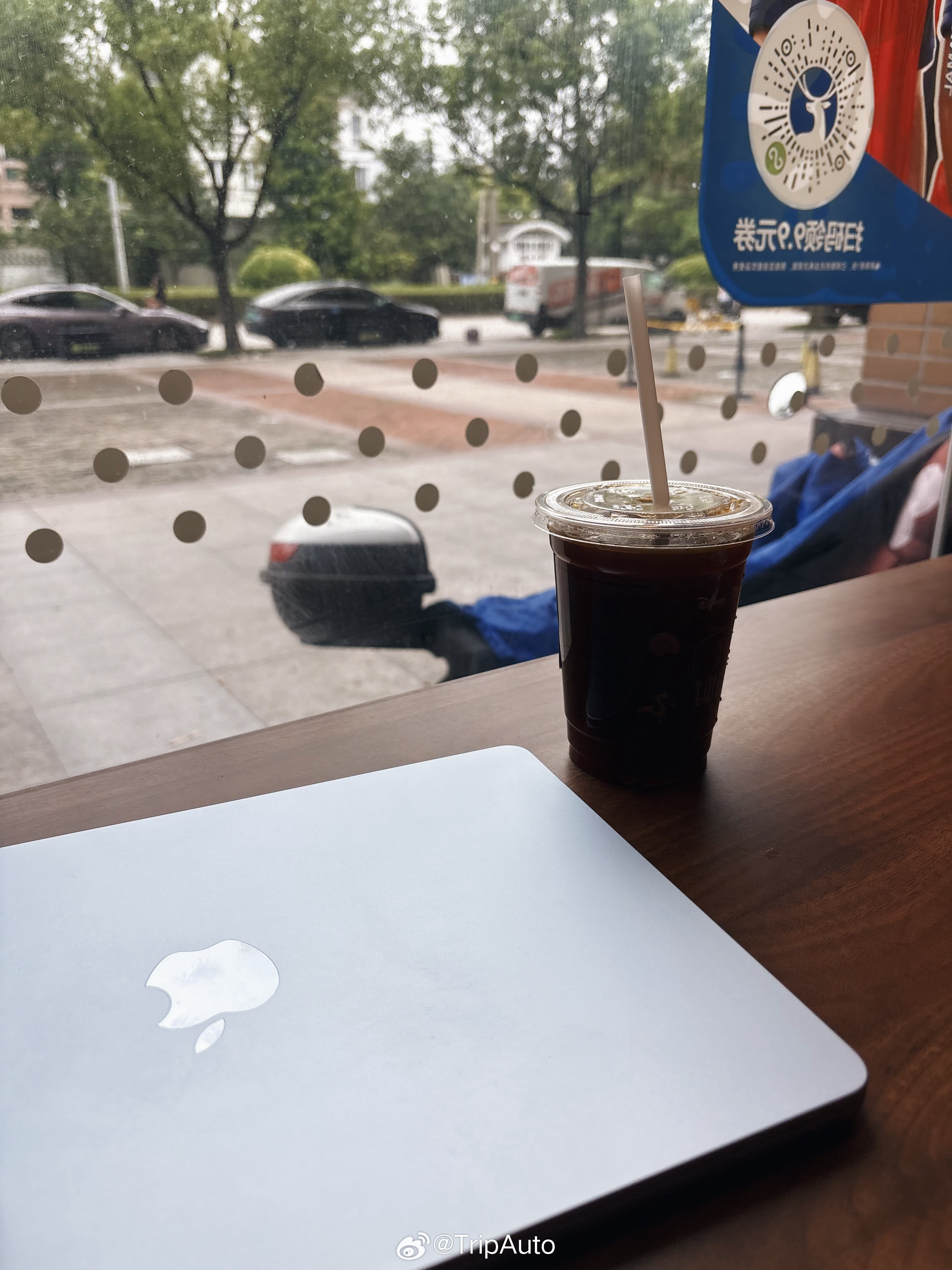 四点多起床剪视频，儿子六点不到也起来了今天 10 点解禁神行者 8 的视频，我觉
