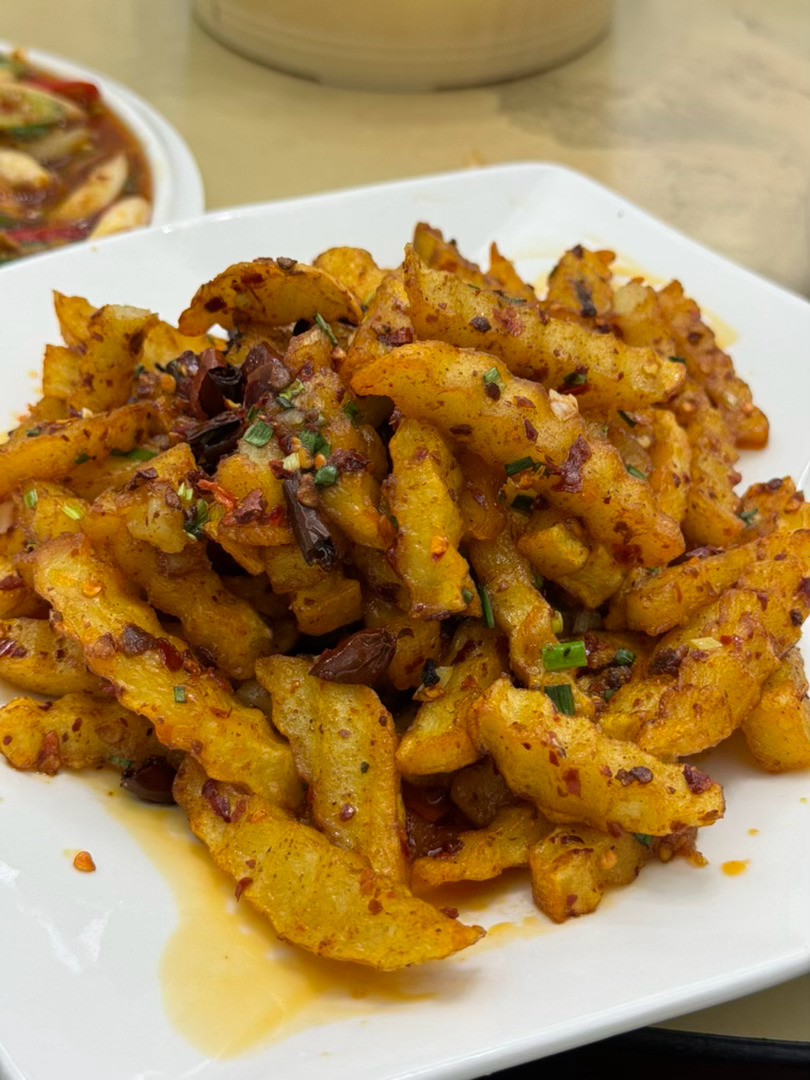 饺子配酒，越喝越有，来云南三七之乡，喝三七花酒… 文山