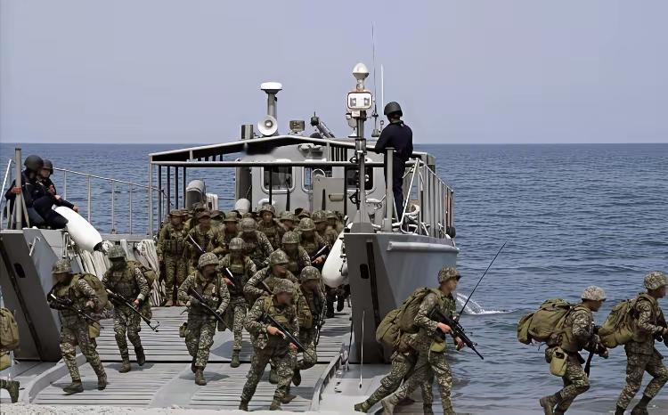 变脸比翻书还快。3月底，根据菲律宾的请求，中国给了菲律宾15万吨化肥、20万桶柴